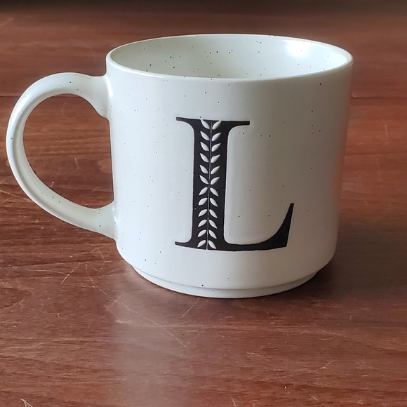 Life at Home Stoneware Mug Cup Letter L - Picture 2 of 7